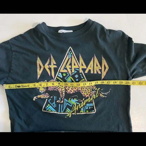 Daydreamer Def Leppard Crop Long Sleeve Tee - Picture 6 of 9